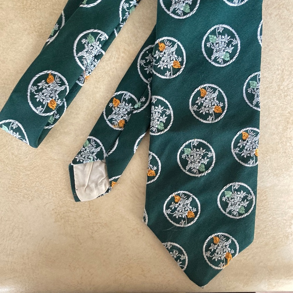 Lord Copley Green Tie With Flowers